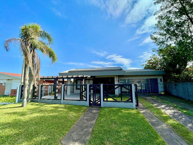 Near the sea, with Pool and Game Room