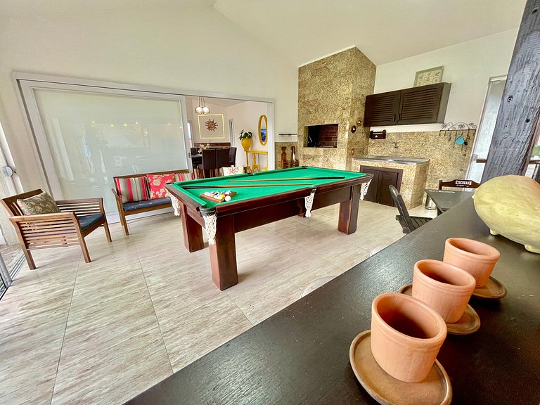 Near the sea, with Pool and Game Room